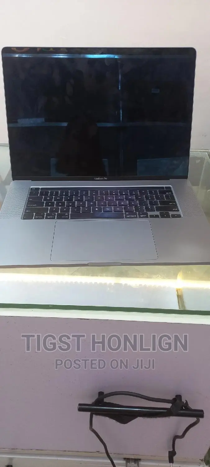 New Laptop Apple MacBook Pro 2019 32GB Intel Core I7 SSD 512GB