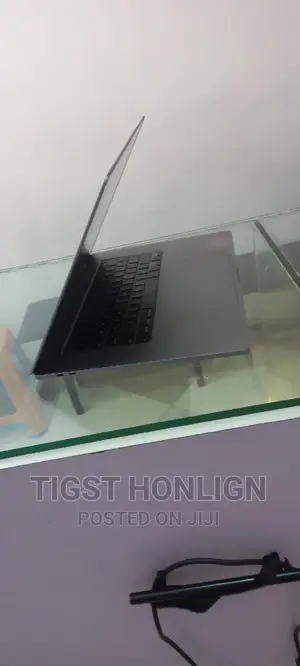 New Laptop Apple MacBook Pro 2019 32GB Intel Core I7 SSD 512GB