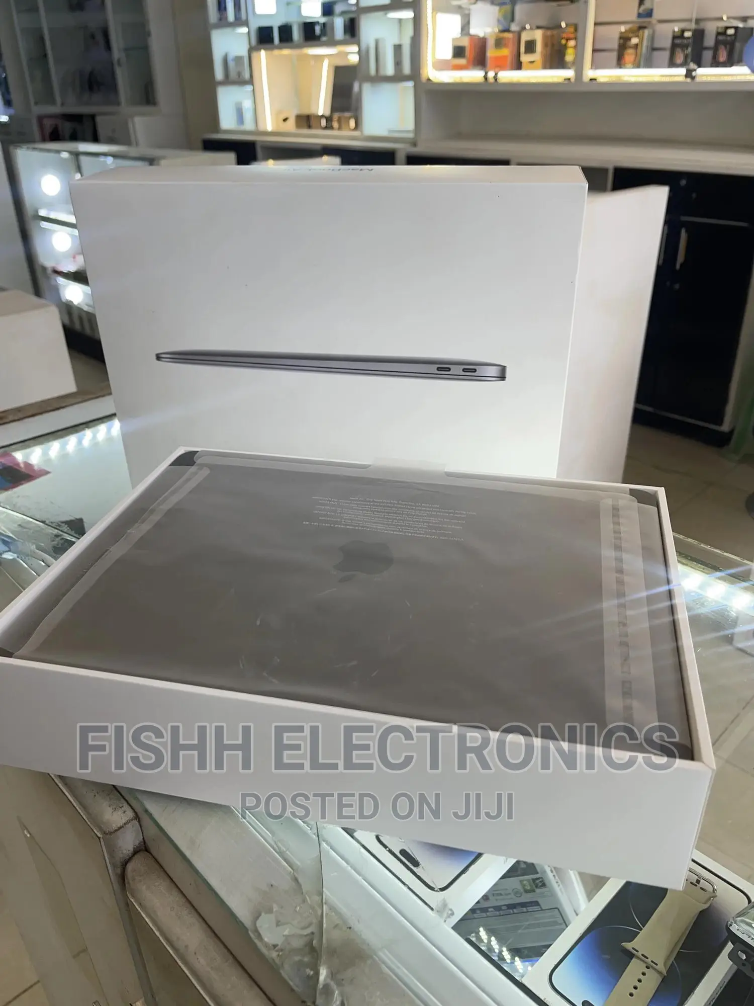 New Laptop Apple MacBook Air 2020 M1 8GB Apple M1 SSD 256GB