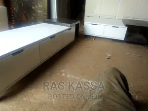 ቲቪ እስታን ሲሳብ 1,80 የሚሆን ጠረጴዛ 1,20