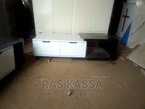 ቲቪ እስታን ሲሳብ 1,80 የሚሆን ጠረጴዛ 1,20