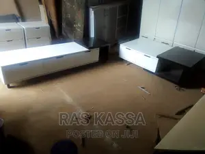 ቲቪ እስታን ሲሳብ 1,80 የሚሆን ጠረጴዛ 1,20