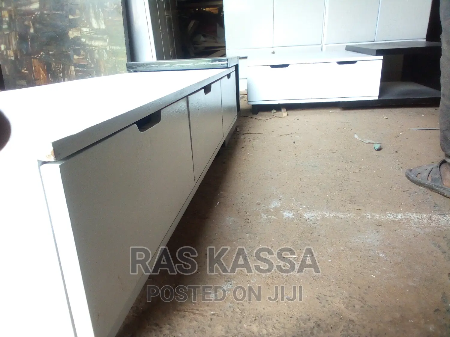 ቲቪ እስታን ሲሳብ 1,80 የሚሆን ጠረጴዛ 1,20