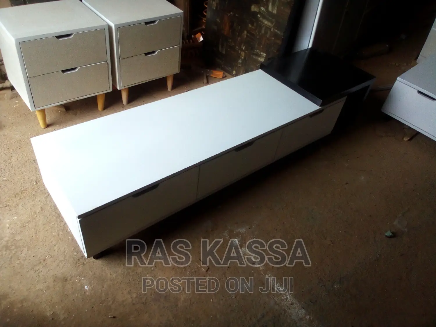 ቲቪ እስታን ሲሳብ 1,80 የሚሆን ጠረጴዛ 1,20