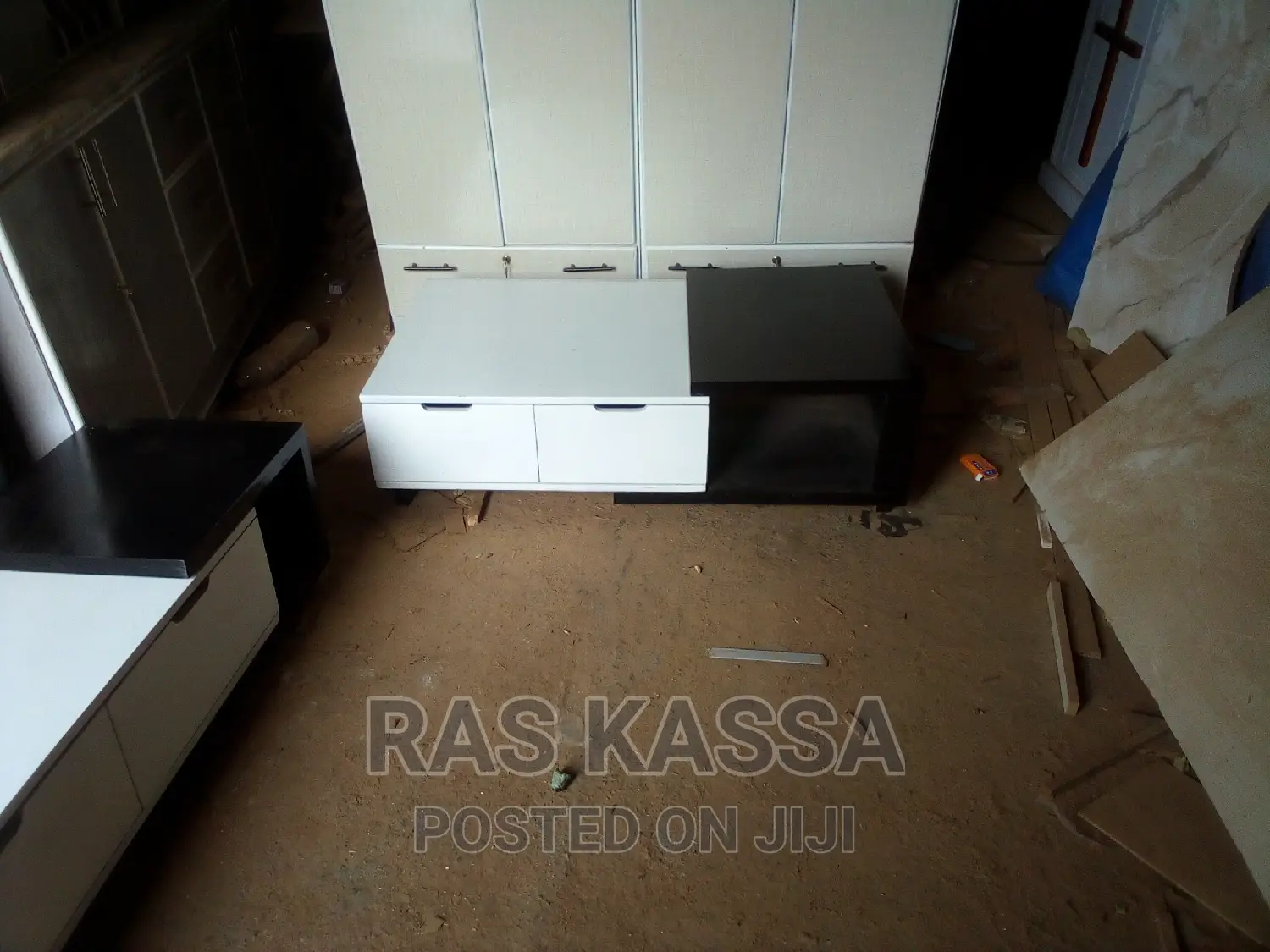 ቲቪ እስታን ሲሳብ 1,80 የሚሆን ጠረጴዛ 1,20