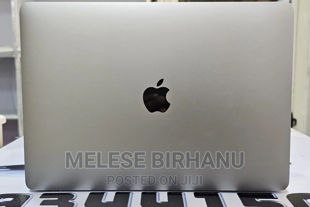 New Laptop Apple MacBook Pro 2018 8GB Intel Core I7 SSD 512GB