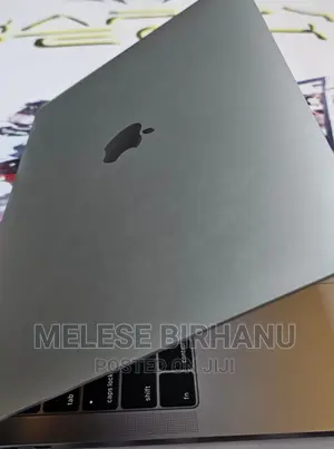 New Laptop Apple MacBook Pro 2018 8GB Intel Core I7 SSD 512GB