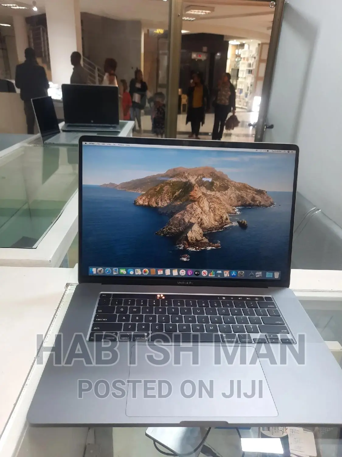 New Laptop Apple MacBook Pro 2019 16GB Intel Core I7 SSD 512GB