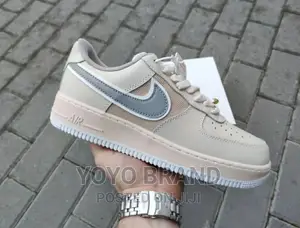 Nike Air Force 1