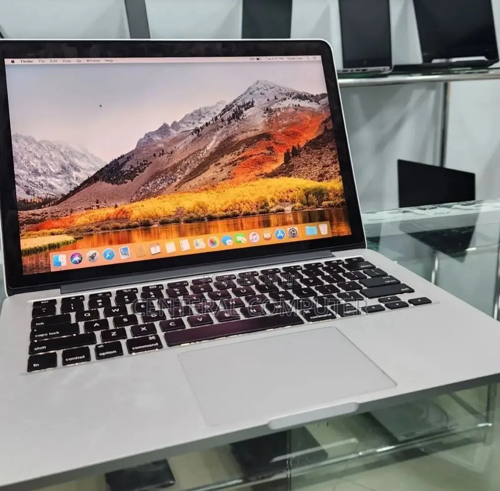New Laptop Apple MacBook 2015 8GB Intel Core I5 SSD 256GB