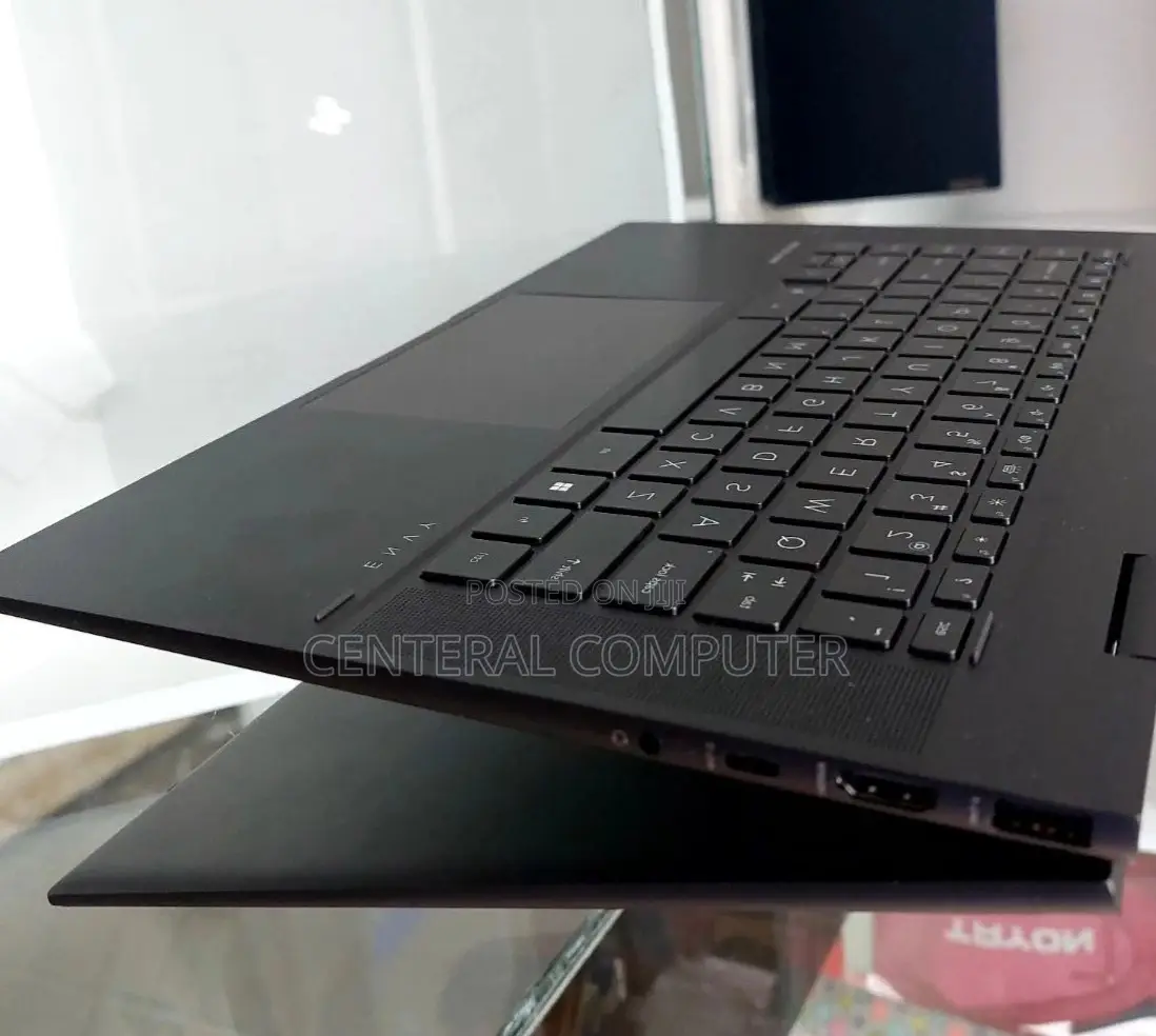 New Laptop HP Envy X2 16GB AMD Ryzen 7 SSD 512GB