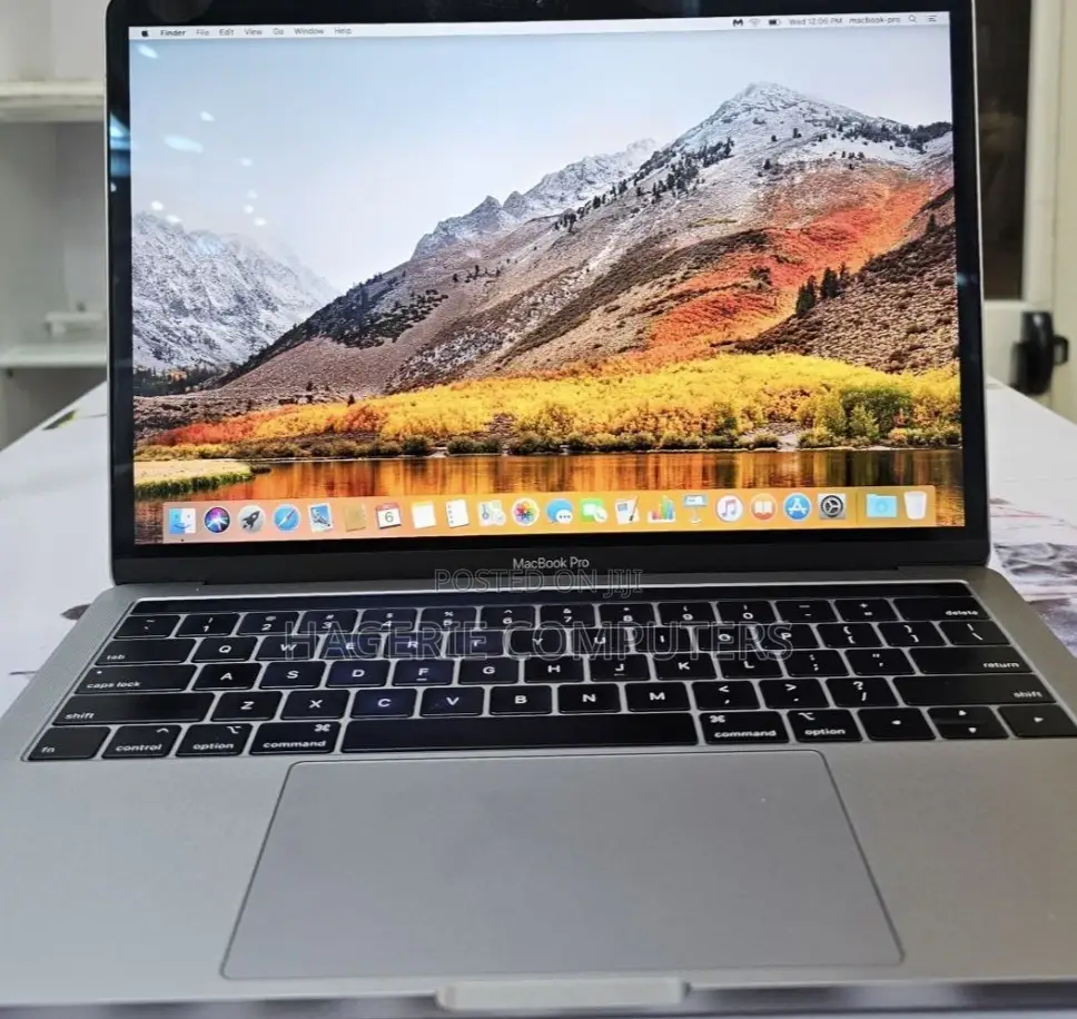 New Laptop Apple MacBook Pro 2018 8GB Intel Core I7 SSD 512GB