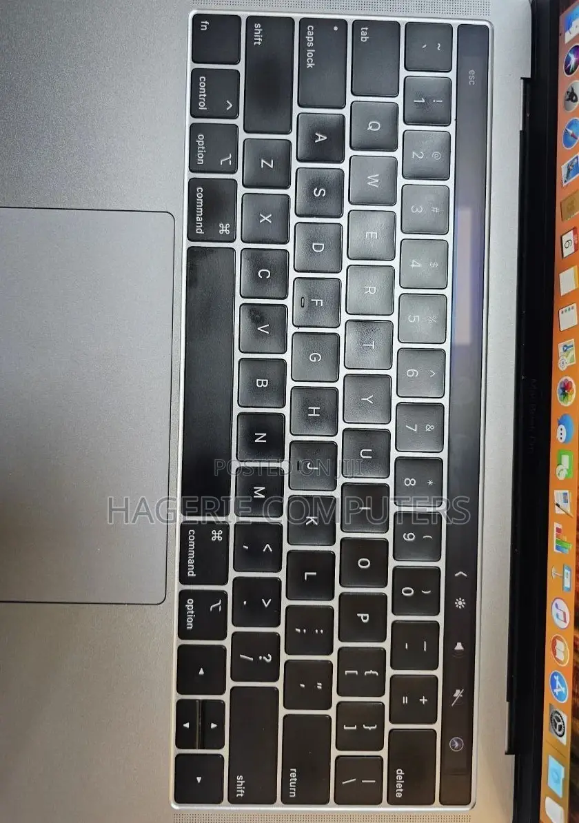 New Laptop Apple MacBook Pro 2018 8GB Intel Core I7 SSD 512GB