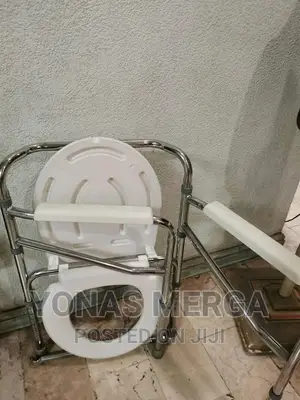 Commode Chair Type of Chair: Foldable, Size: Compact