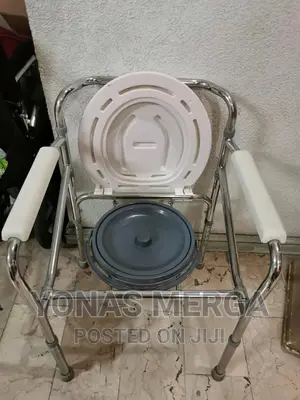 Commode Chair Type of Chair: Foldable, Size: Compact