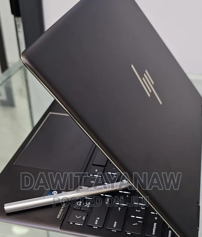 New Laptop HP Spectra 13 16GB Intel Core I7 SSD 1T