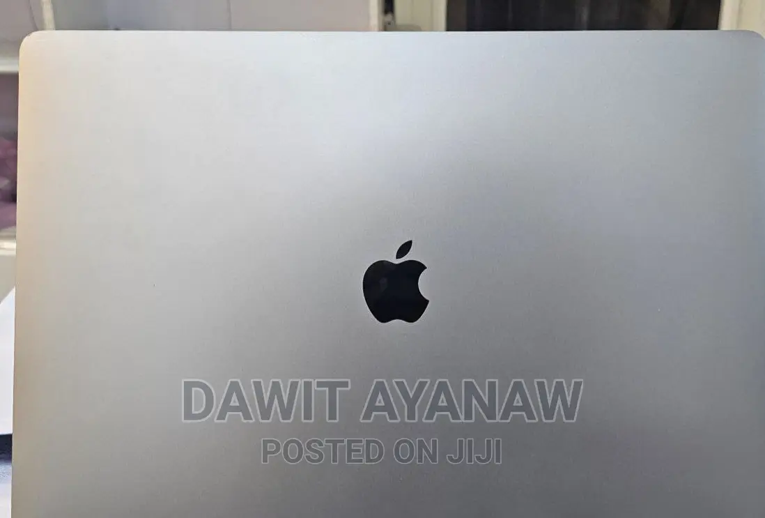 New Laptop Apple MacBook Pro 2019 16GB Intel Core I7 SSD 512GB