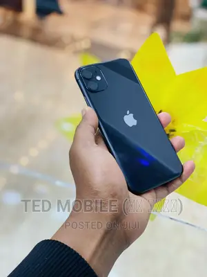 Photo - Apple iPhone 11 64 GB Yellow
