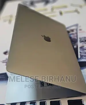 New Laptop Apple MacBook Pro 2019 8GB Intel Core I7 SSD 512GB