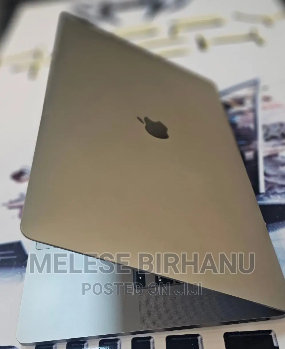 New Laptop Apple MacBook Pro 2019 8GB Intel Core I7 SSD 512GB