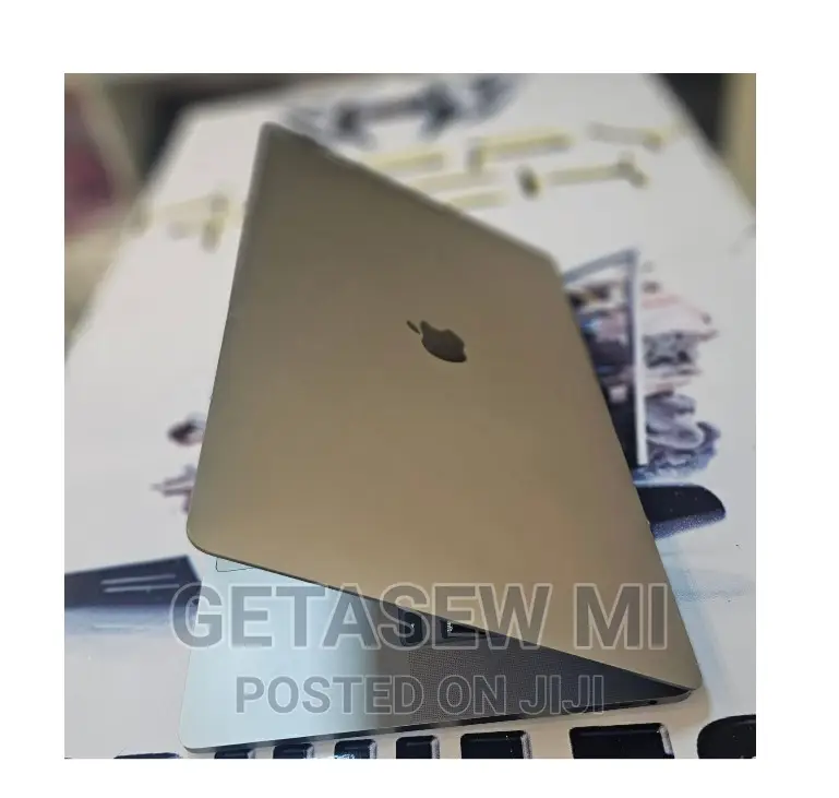 New Laptop Apple MacBook Pro 2019 16GB Intel Core I7 SSD 512GB