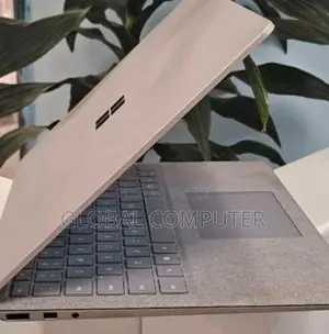 New Laptop Microsoft Surface Laptop 2 16GB Intel Core I7 SSD 512GB