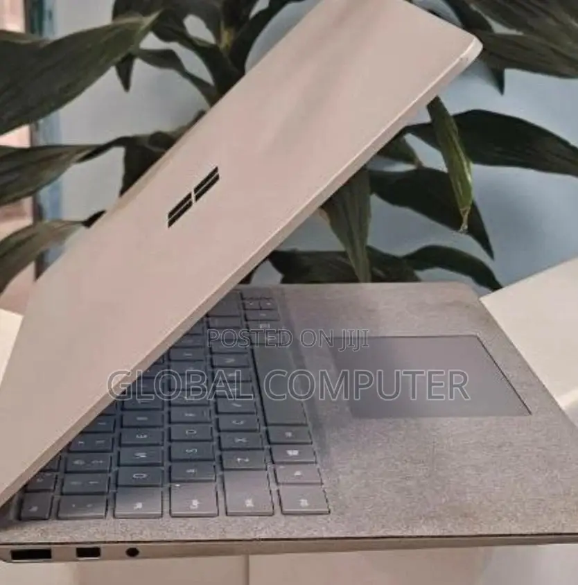 New Laptop Microsoft Surface Laptop 2 16GB Intel Core I7 SSD 512GB