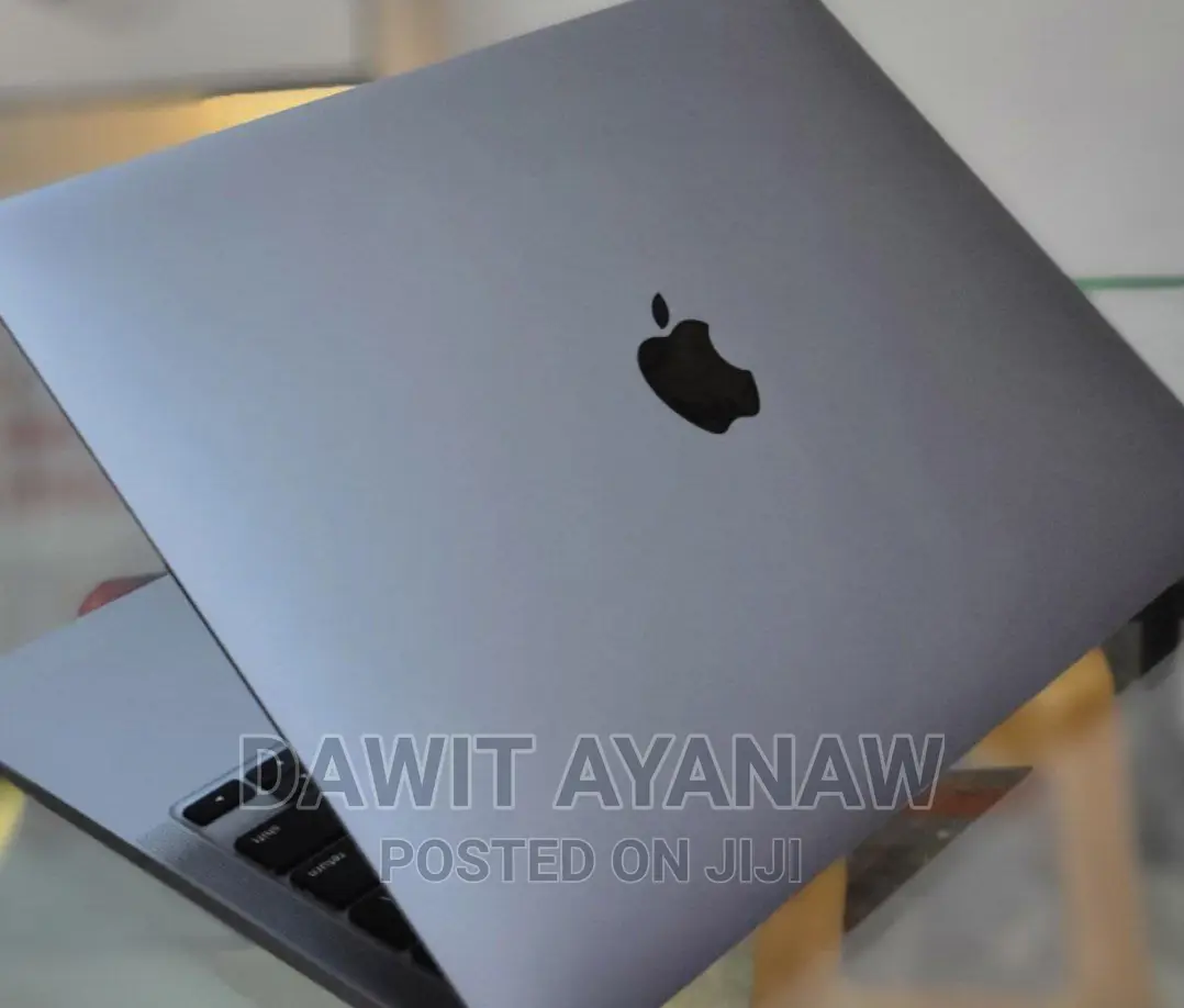 New Laptop Apple MacBook Pro 2020 8GB Apple M1 Pro SSD 256GB