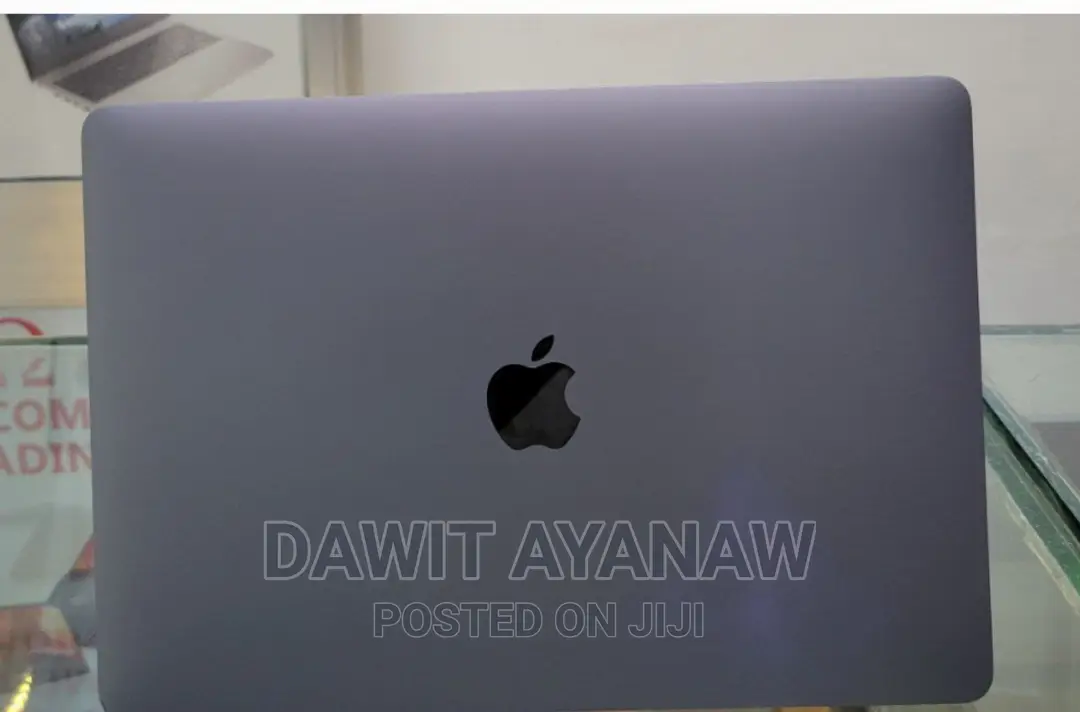 New Laptop Apple MacBook Pro 2020 8GB Apple M1 Pro SSD 256GB