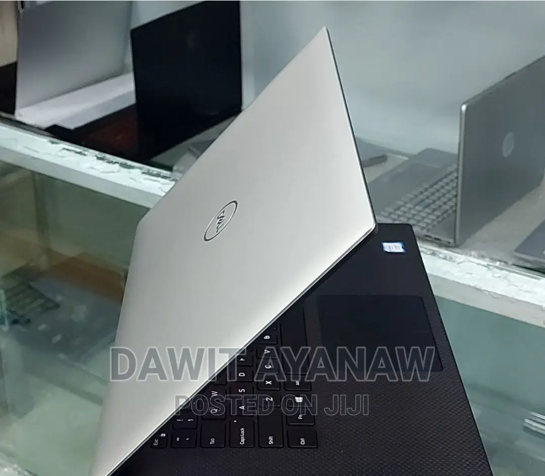 New Laptop Dell Precision 5520 32GB Intel Core I9 SSD 512GB