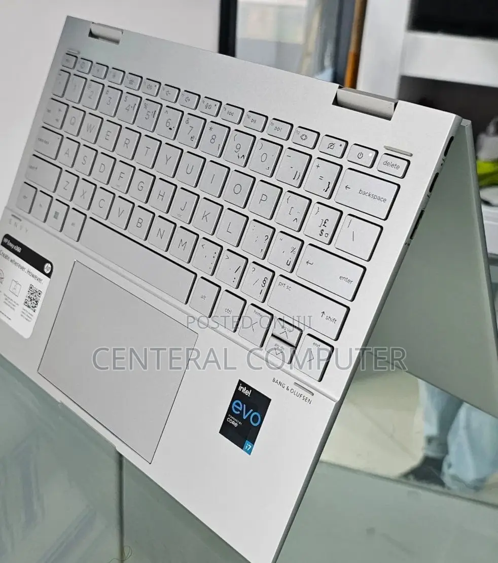 New Laptop HP Envy 17 16GB Intel Core I7 SSD 512GB