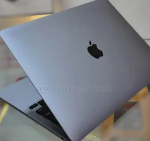 New Laptop Apple MacBook Pro 2020 8GB Apple M1 Pro SSD 256GB