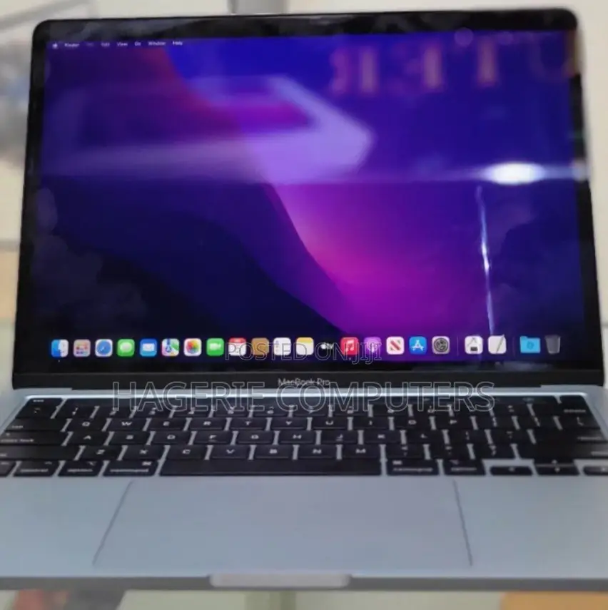 New Laptop Apple MacBook Pro 2020 8GB Apple M1 Pro SSD 256GB