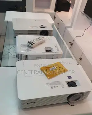 Slightly Used Sony Projector VPL-Dx220 Model