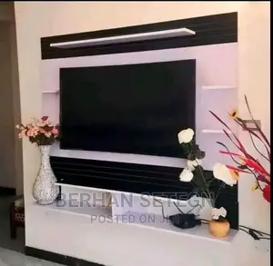 ውብ እና ዘመናዊ Tv Stands