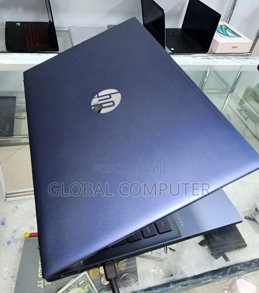 New Laptop HP Pavilion 14-Ce3064st 8GB Intel Core I7 SSD 512GB