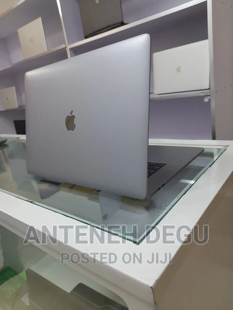 New Laptop Apple MacBook Pro 2017 16GB Intel Core I7 SSD 512GB