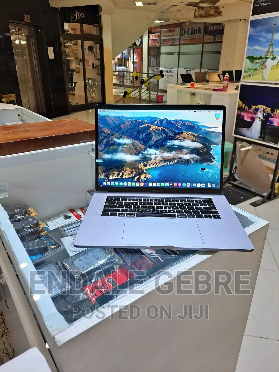 New Laptop Apple MacBook Pro 2017 16GB Intel Core I7 SSD 512GB