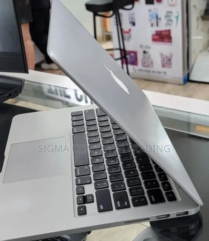 New Laptop Apple MacBook 2013 8GB Intel Core I5 SSD 128GB