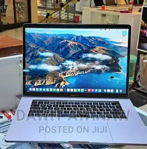 New Laptop Apple MacBook Pro 2017 16GB Intel Core I7 SSD 512GB