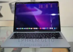 Photo - New Laptop Apple MacBook Pro M1 8GB Apple M1 Pro SSD 256GB