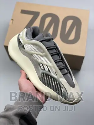 Adidas Yeezy 700V3 Master Quality