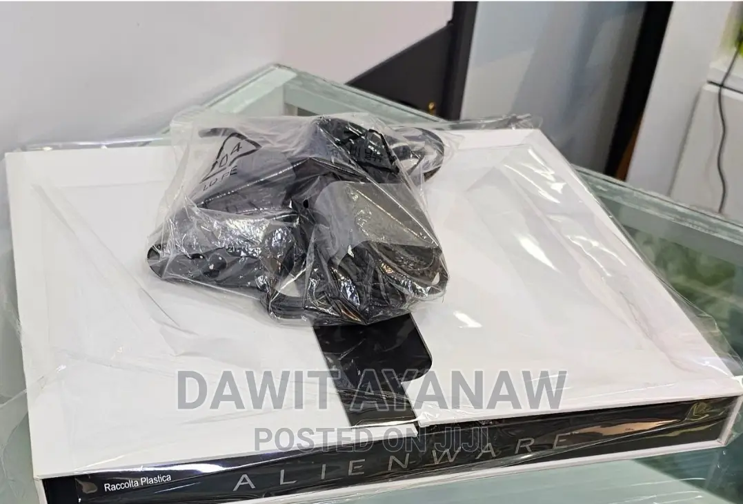 New Laptop Alienware Area-51m 16GB Intel Core I7 SSD 1T