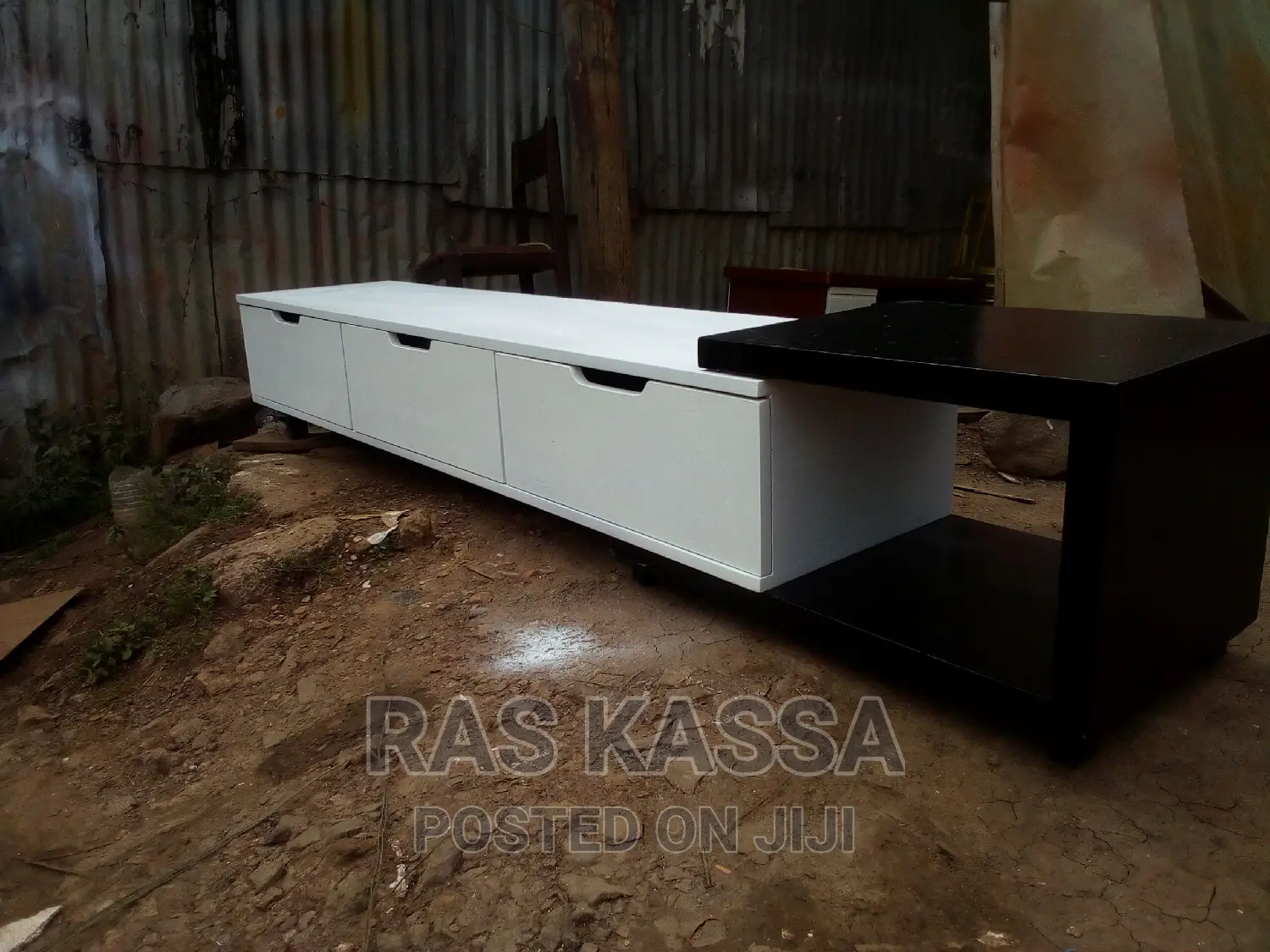 ሲሳብ 2 ሜትር የሚሆን ቲቪ እስታንድ