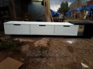 ሲሳብ 2 ሜትር የሚሆን ቲቪ እስታንድ