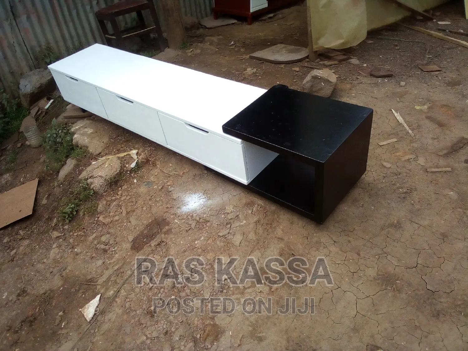 ሲሳብ 2 ሜትር የሚሆን ቲቪ እስታንድ