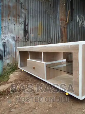 1,50 ቲቪ እስታንድ