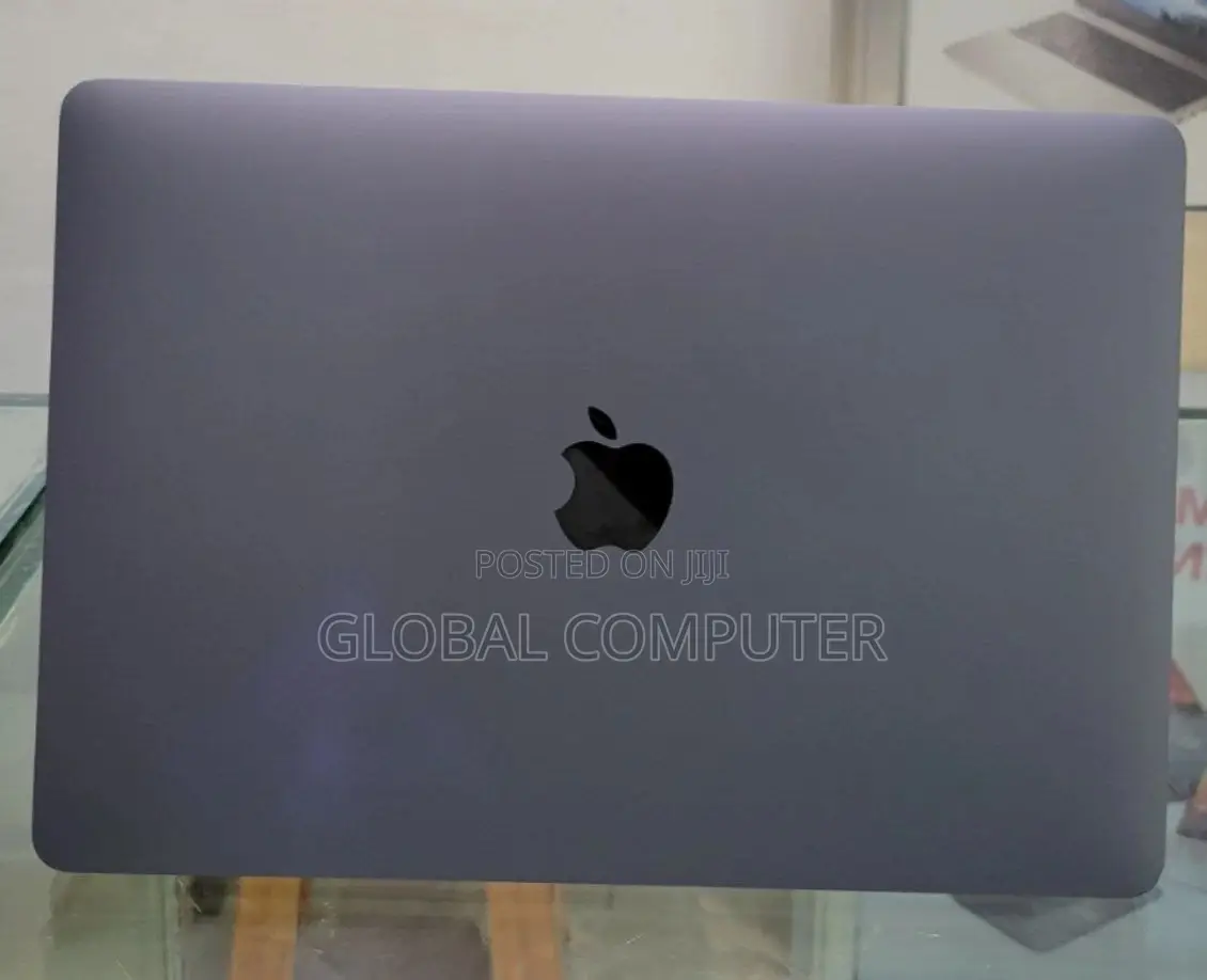 New Laptop Apple MacBook Pro 2020 M1 8GB Apple M1 SSD 256GB