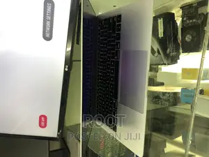 New Laptop Apple MacBook 2019 8GB Intel Core I5 SSD 256GB