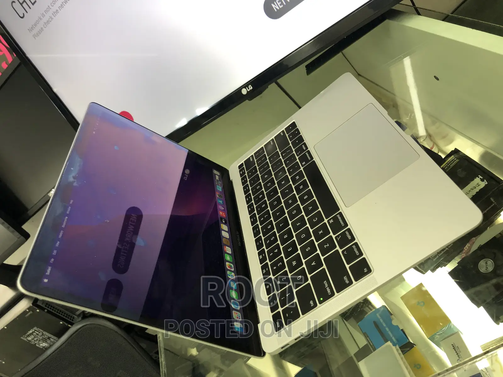 New Laptop Apple MacBook 2019 8GB Intel Core I5 SSD 256GB